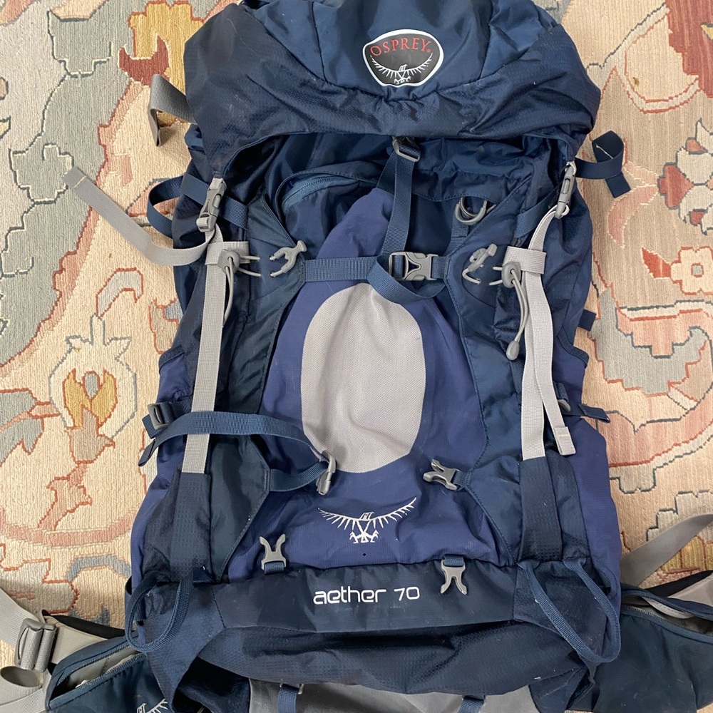 OSPREY Aether 70 Backpack in Navy and Gray